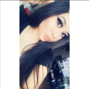 Meet your Posher, Adriana